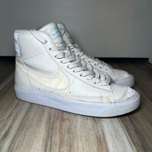 Nike Blazers Mid ‘77 Sneakers White With Iridescent Swoosh Youth Size 4Y